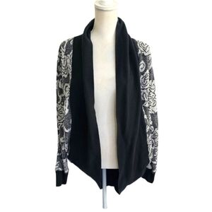 Xhilaration Black & White Cozy Floral Cardigan